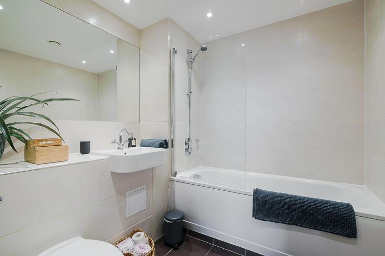 Panorama Apartments By Mesh Accommodation Short & Long Term Lets Ashford For Contractors Or Corporate Stays Esterno foto