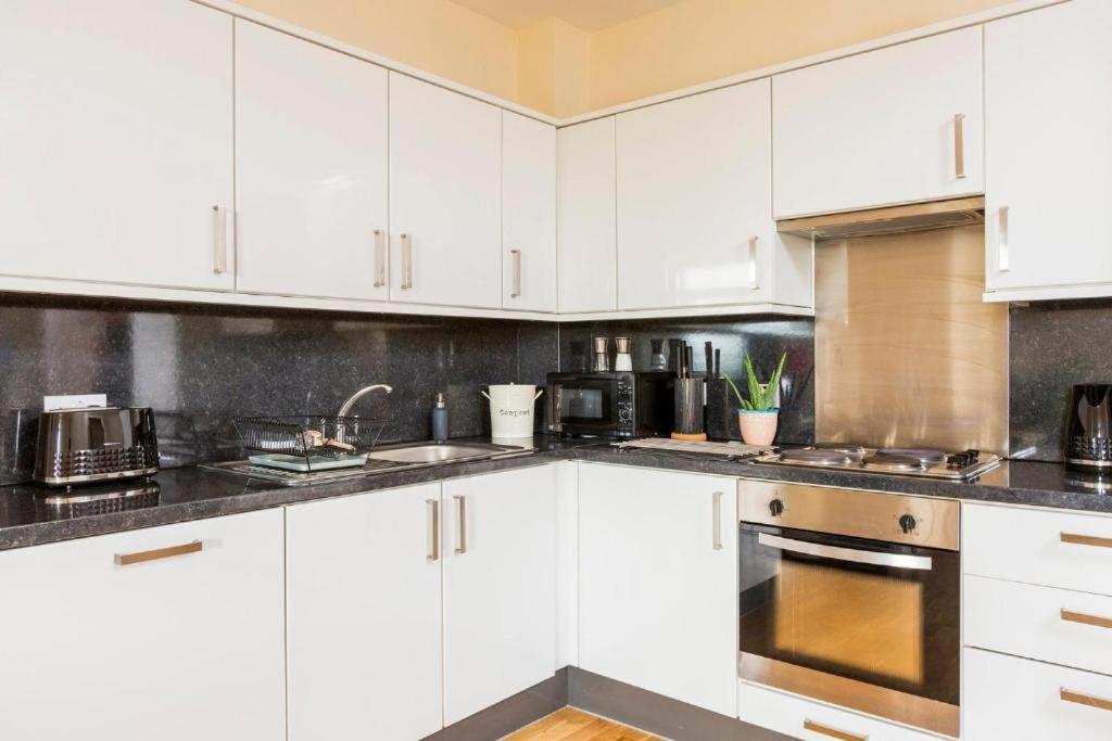 Panorama Apartments By Mesh Accommodation Short & Long Term Lets Ashford For Contractors Or Corporate Stays Esterno foto